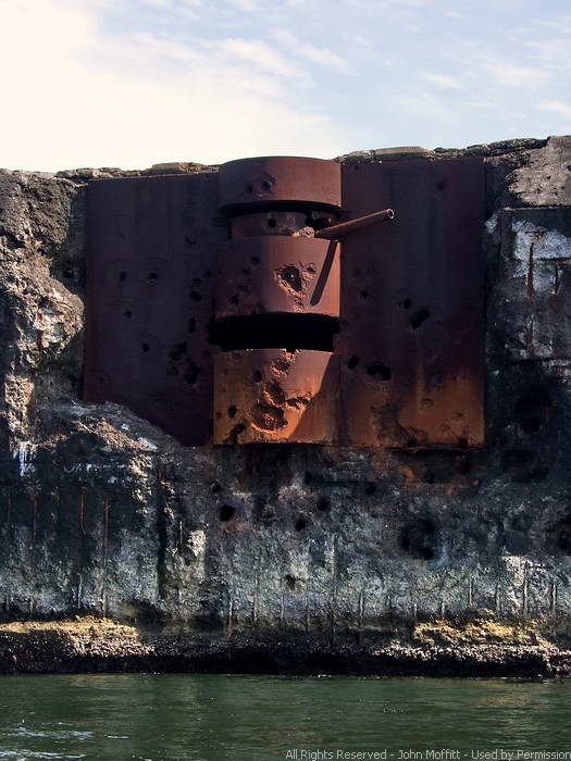 Battery Roberts (two 6 inch casemated guns with a range of 17,000 yards) 02