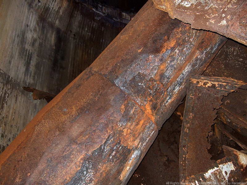 Battery Wilson - View further up the right side of the14 inch gun barrel